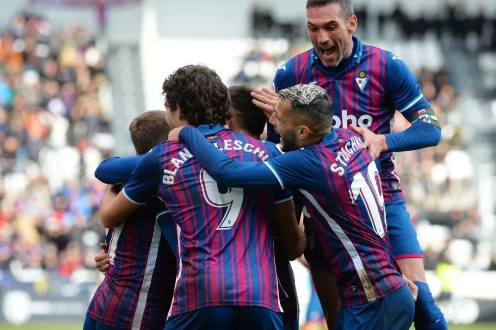 边路推进 边路推进