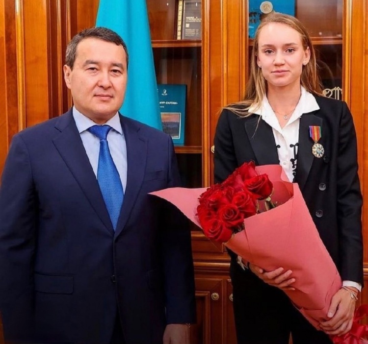 牌与意甲舞 牌与意甲舞