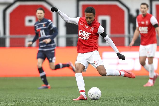 足球进攻体 足球进攻体